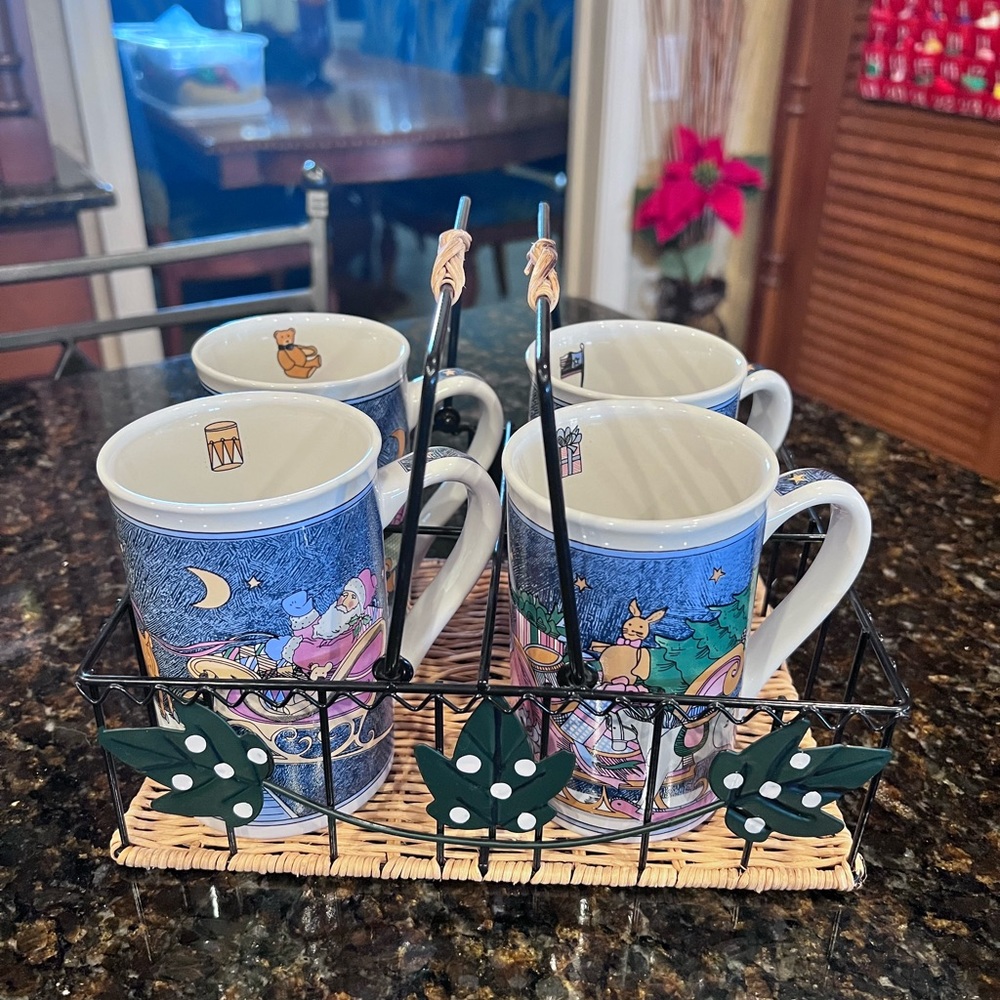 Vintage Susan Winget Ceramic Christmas Mug Set of 4 in Basket